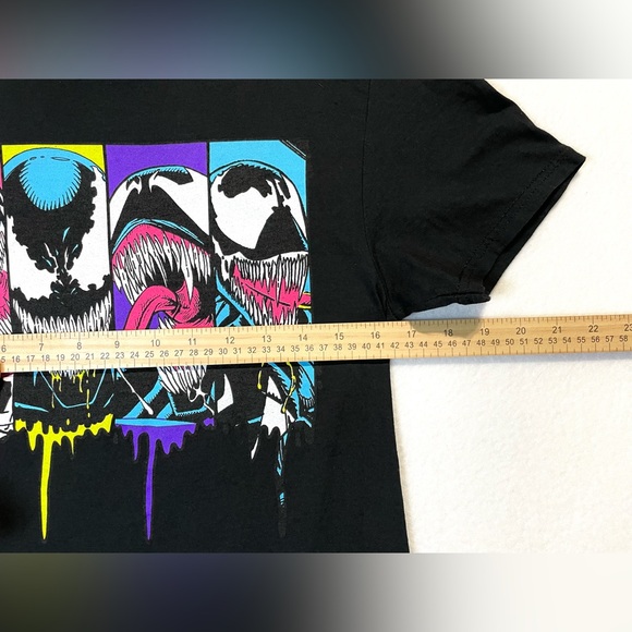 Marvel Character Venom Neon Black Comic Panel Graphic Tee Size S / C / P (34/36) - Picture 4 of 6